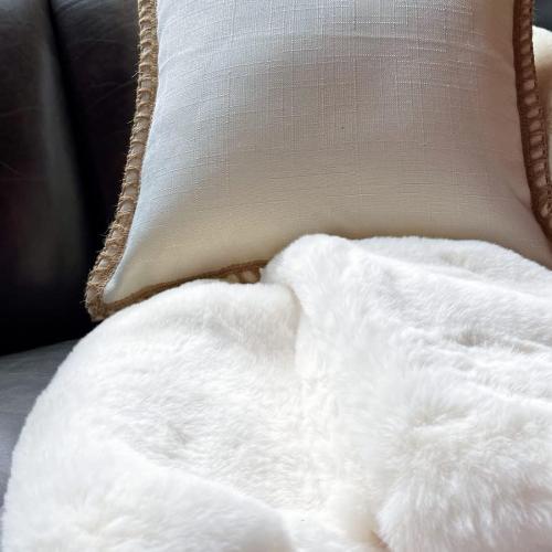 White Shaggy Bunny Fur Rugs for Living Room Washable Furry Area Rugs for Bedroom Nursery Rug 3x5 Teen Room Décor Boho Rug