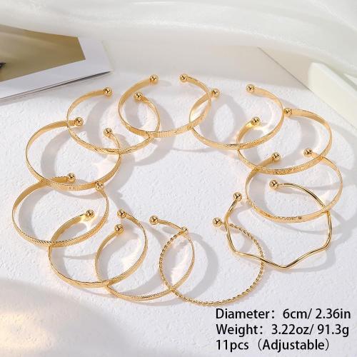KISS WIFE Gold Open Cuff Bracelet Set for Women, Stackable Adjustable Bangle Set, Gold Tone Chunky Minimalist Layered Bracelets for Daily Wear Party Gift