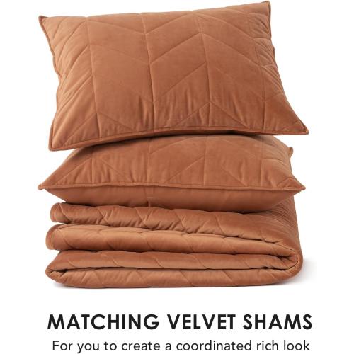 EverGrace 3 Pieces Luxurious Velvet King Quilts, Ultra Soft Lightweight Velvet Comforter Set, Matelasse Oversized Bedspread Coverlet for All Season with 2 Shams, Burnt Orange, 108x96