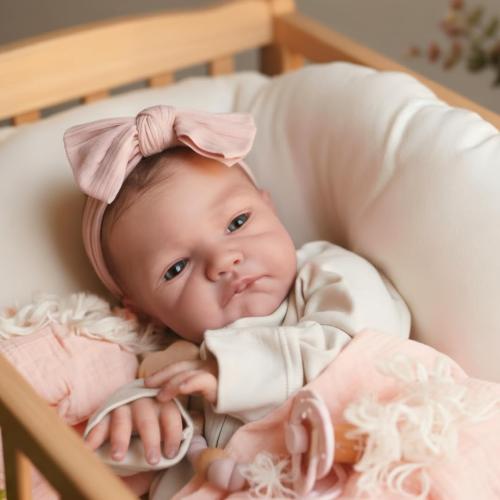 WOOROY Realistic Reborn Baby Dolls - 20 Inch Lifelike Newborn Baby Doll Girl Real Life Baby Dolls with Weighted Soft Body Gift Toy for Kids Age 3