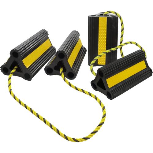 Wheel Chocks for RV Trailer Travel Camper Truck Car, Sturdy Heavy Duty Simple Easy to Use, Rubber Tires Block Stopper Chock with Rope and Yellow Reflective Tape Trailer RV Accessary(2set4pack)