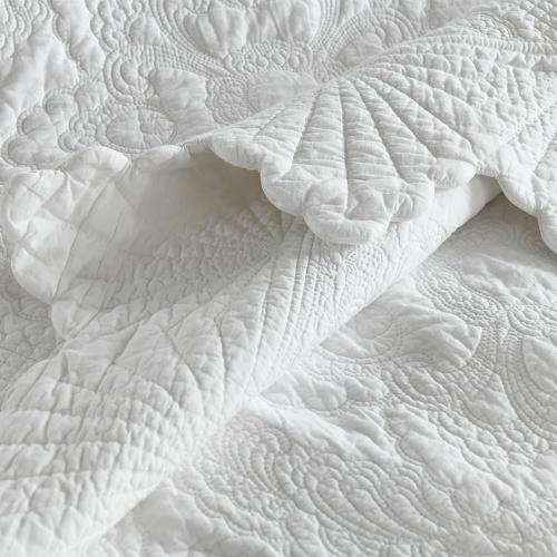 Cotton Quilt Bedding Set Reversible Lightweight Coverlet for All Seasons, 3 Pieces Embossed Floral Solid White Bedspread with Ruffled Edge, King Size
