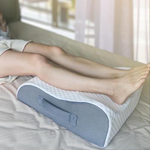 White & Grey Leg Elevating Pillow Leg Elevation Pillow for Legs/Knee/Ankle Post Surgery Memory Foam Cooling Fabric Eases Legs/Feet/Calves Pressure Speeds Post Surgery Recovery