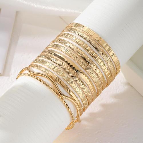 KISS WIFE Gold Open Cuff Bracelet Set for Women, Stackable Adjustable Bangle Set, Gold Tone Chunky Minimalist Layered Bracelets for Daily Wear Party Gift