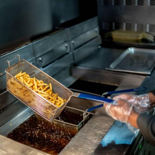 Size Large 2PCS Deep Fryer Basket Commercial Use, Non-Slip Handle Heavy Duty Nickel Plated Iron Construction Chip Basket, 13 1/4 x 6 1/2 x 6, Restaurant Kitchen Frying Chips Fish Sausages.