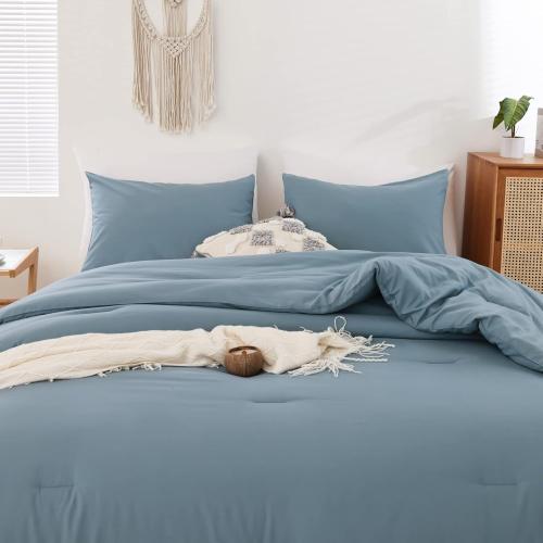 ROSGONIA Oversized King Comforter Dusty Blue, 3pcs (1 Boho Comforter & 2 Pillowcases) Lightweight Oversized King Size Comforter Sets Bedding Blanket