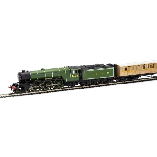 Hornby Electric Train Set - R1255M The Flying Scotsman A1Class - OO Gauge Train Starter Sets, Adult Vintage Trains, Small Hobby Model for Adults - with Tracks, MidiMat, Connecting Track, Controller