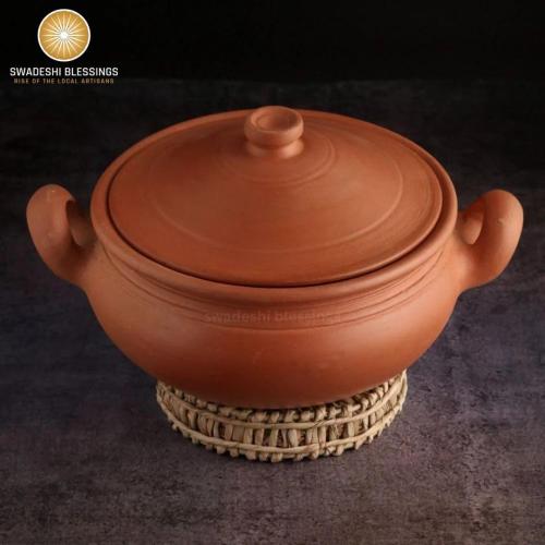 Swadeshi Blessings HandMade Unglazed Clay Pot for Cooking with Lid, 3Liters | Chemical-Free, Multi-Use Clay Cookware, Earthen Kadai, Mud Handi, Mitti Ke Bartan, Serving Pot, Free Cleanser&Palm Leaf Stand