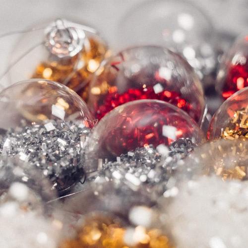 Kingrol 30 Pack 3.15 Inch Clear Plastic Fillable Ornament Balls, for DIY Craft Projects, Christmas, Wedding, Party, Home Decor