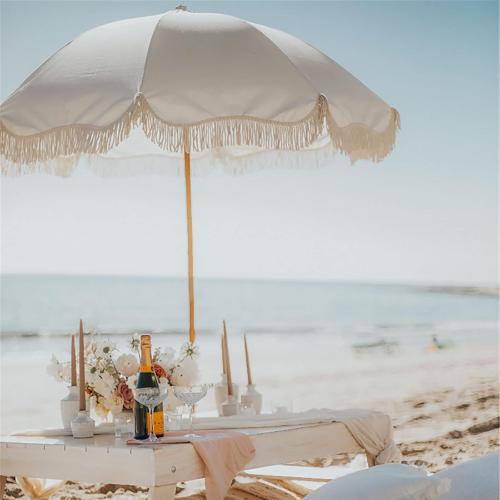 6.5 FT patio umbrella with faringe (113 x 12 x 12 cm)                                                             Color :beige