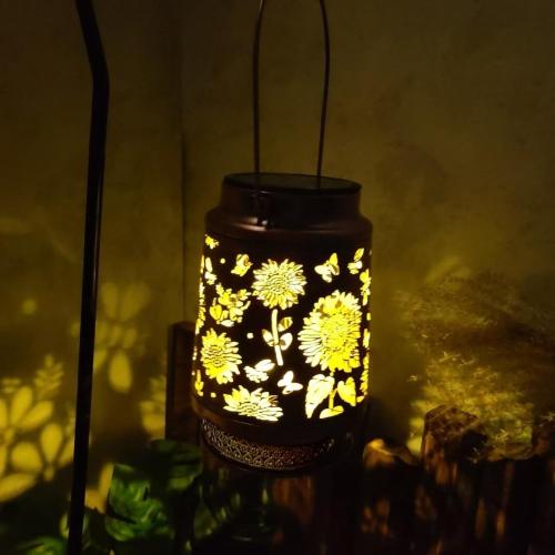 Butterfly Horse Lantern, Iron Art, Solar Energy, Courtyard, Hummingbird, Lantern, Projection Lamp, Hollow Projection Home Atmosphere