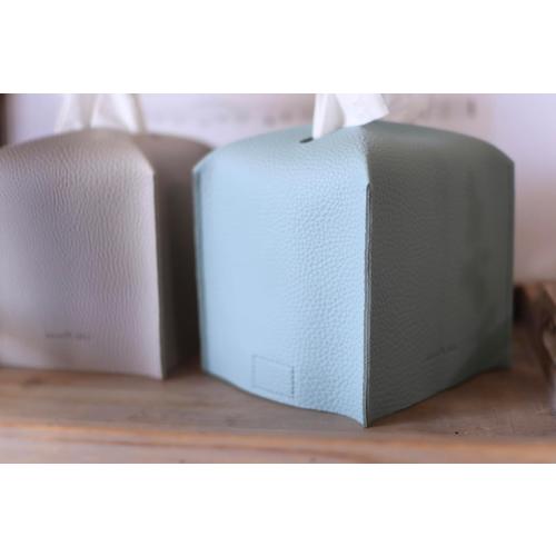 Carrot’s Den PU Leather Tissue Box Cover Holder, Bathroom Decor, Camel | Faux leather square holder fits standard facial tissue boxes. Decorative aesthetic accent for office desk, guest bedroom.