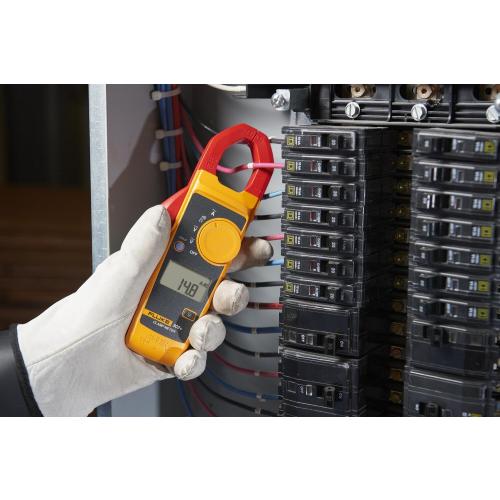 Fluke 302  Digital Clamp Meter, 30mm Jaw, Measures AC Current to 400A, Measures AC/DC Voltage to 600V, Includes 2 Year Warranty