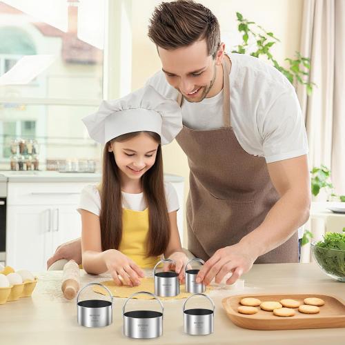 5 Pcs Professional Stainless Steel Cookie Cutters Set - Round Biscuit Cutter with Handle, Used for Making Cake, Fried Egg, Dumpling, Doughnut - Essential Baking Tools for Dough Preparation