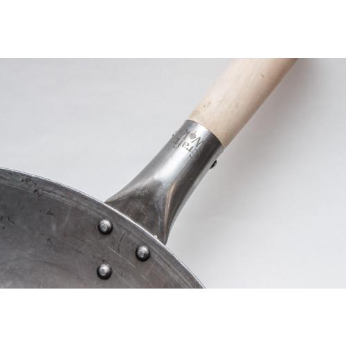 Craft Wok Flat Hand Hammered Carbon Steel Pow Wok with Wooden and Steel Helper Handle (14 Inch, Flat Bottom) / 731W316