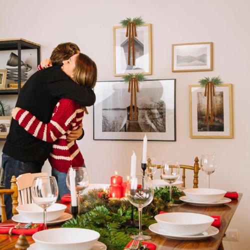 Hungdao 3 Set Christmas Bow Picture Frames Decorations Christmas Pine Branches and Bows Decor for Picture Photo Frames Holiday Xmas Home Wall Decoration (Camel)