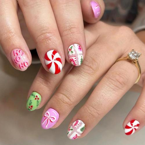 Christmas Press on Nails Candy Fake Nails Pink False Nail with Bow Design Holly Glue on Nails Glossy Full Cover Artificial Acrylic Short Oval Stick on Nail for Women Girls Xmas Manicure 24 Pcs