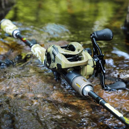 Sougayilang Baitcaster Combo, 30Ton 24Ton Graphite 2-Piece Blanks Casting Fishing Rod,SuperPolymer Handle, Hook Keeper with Camo Baitcasting Reel