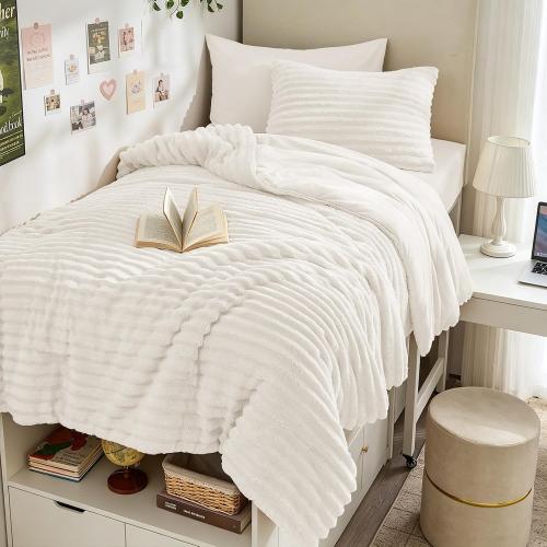 Sasttie Twin/Twin-XL Comforter Set 2 Pieces - Super Soft Fleece Comforters Twin/Twin-XL Size, 1 Luxury Warm Fuzzy Marshmallow Comforter with 1 Pillow Case, Faux Fur Bedding Set, Cream White