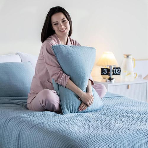 Oversized King Quilt Set 112x106 – Soft Washed 3-Layer Lightweight California King Bedspread, Minimalist Nordic Design, All-Season Spring & Summer Quilt Set (1 Quilt   2 Pillow Shams), Blue