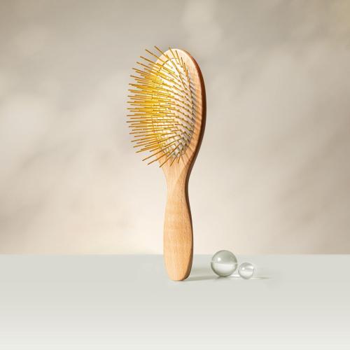 Snow Fox Skincare Gua Sha Hair Brush - Wooden Edition. Scalp Massage Comb with Gold-Plated Metal Bristles for Healthy Follicles. Soothing Gua Sha Acupressure Tool for All Hair Types