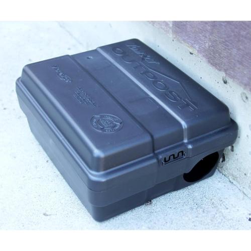 6pack Outpost Rat Bait Station | Single Station Targets Small Mice Up to Large Rats | Position Horizontal or Vertical | Made in USA