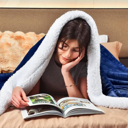 KAWAHOME Sherpa Fleece  Blanket for Bed - Extra Warm and Heavy Thick Blankets for Winter, Super Soft 500GSM Plush Blanket, Navy Blue