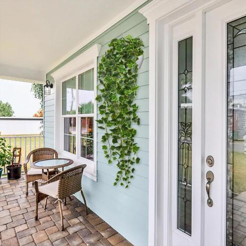 Hollyone Artificial Hanging Plants Wall Potted 47.2 Fake Ivy Vine Faux Ivy Leaves Hanging Greenery Plants for Wall Home Bedroom Indoors Outdoors Garden Patio Decor