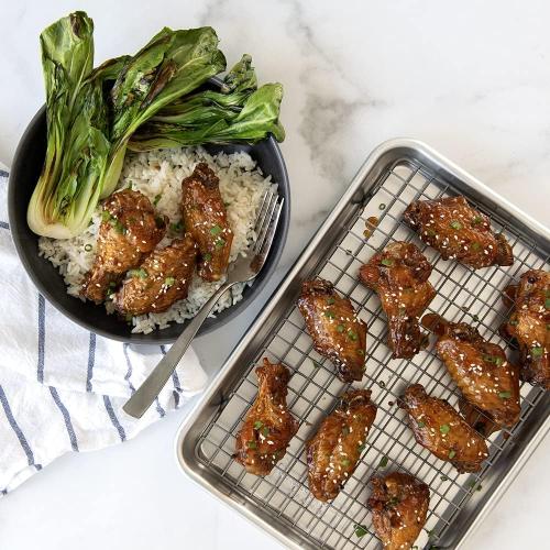 Nordic Ware Naturals® Quarter Sheet with Oven-Safe Nonstick Grid