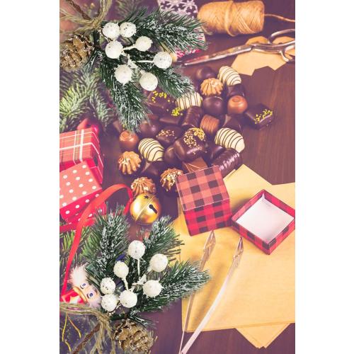 MEMOVAN Artificial Christmas Picks 8 Pack, White Christmas Berries Stems Pine Branches Cones Holly Spray/Winter Holiday Floral Pick for Xmas Decor Wreath, Garland, Crafts, Xmas Tree, Gift Wrap