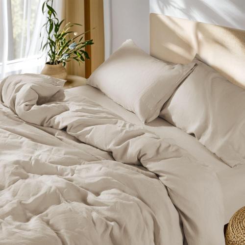 Comfort queen size cream color with its two pillowcases