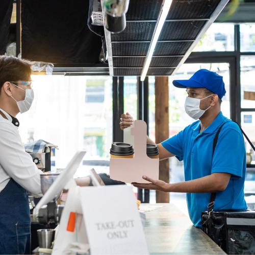 2 Cup Disposable Drink Carrier for Delivery with Handle,30 Count Pink Paperboard Cup Holder,Cup Carriers for Hot or Cold Drinks,Coffee Carrier, Food Delivery,Take Out Cup Carriers (Pink, 30 PCs)