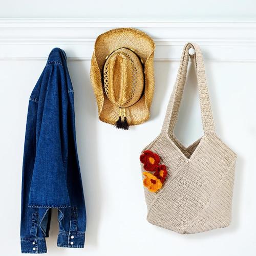 Pnytty Crochet Bag Kit for Beginners Complete Starter Set with Yarn, Hook & Step-by-Step Video Tutorials DIY Shoulder Bag Crafting Gift for Adults (Beige)