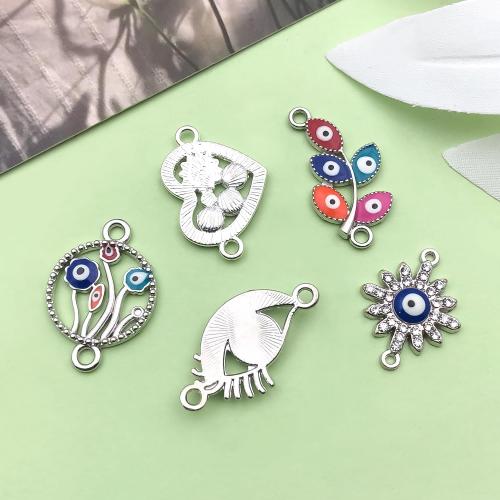 18pcs Silvery Diamond Devil's Eye Set Sunbathing Heart Pattern Wreath Pattern Pendant Jewelry Making DIY Keychain Earrings Pendant Various Design Charms for Jewelry Making Bracelets Necklace (SN372)