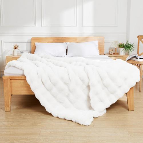 Latepis Faux Fur White Blanket Cozy Thick Bubble Throw for Couch Sofa Bedroom Furry Soft Warm Luxury Twin Blanket for Bed 60x80 Inch, 860gsm