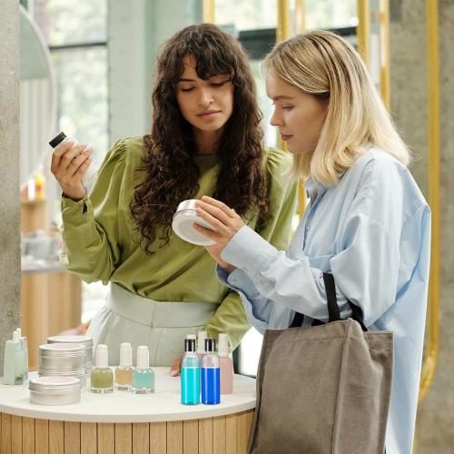 Roshtia 100 Pack 3.4 oz Travel Bottles for Toiletries, Clear Refillable Plastic Bottles with Disc Top Flip Cap, Leak Proof Empty Containers for Lotion, Shampoo, Essential Oil, Bulk Travel Size(Black)