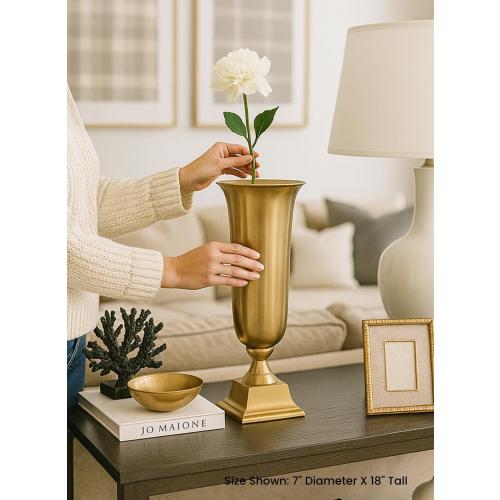 Serene Spaces Living 18-Inch Gold Pedestal Urn - Elegant Tapered Gold Vase for Flowers - Perfect as a Centerpiece for Home Decor, Weddings, Parties, and Events (Large- Pack of 1)