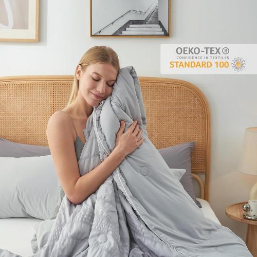 Cozy Bliss Seersucker Cooling Comforter King Size, Q-Max 0.45 Reversible Lightweight Cooling Blanket, Breathable Silk Smooth Summer Bedding Quilt for Hot Sleepers Night Sweats Light Grey