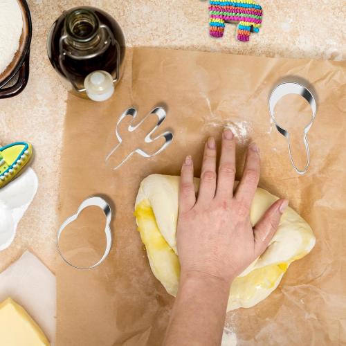 9 Pieces Cinco de Mayo Cookie Cutters Set, Regular Stainless Steel Mexican Fiesta Pinata Cookies Cutter includes Cactus Pepper Taco Avocado Sombrero Maraca Llama Guitar Baking Mold Decorations