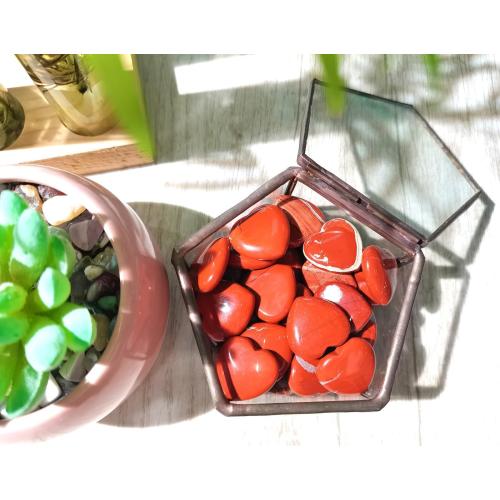 QINJIEJIE 20PCS Red Jasper Heart Stones Crystals Bulk Love Shaped Worry Stone Heart Rock Pocket Polished Palm Gems Crystal Reiki Balancing Wholesale Carved Stone Decor Gift