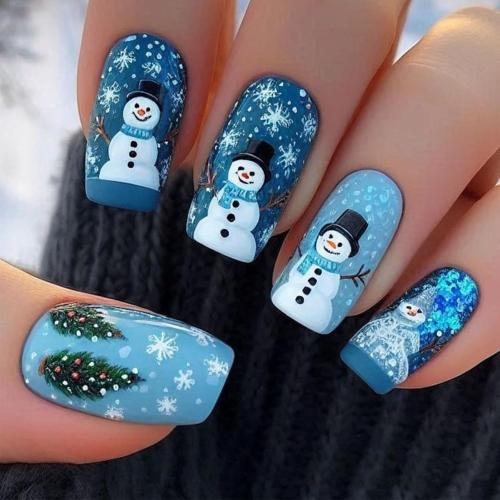 24Pcs Snowflake Press on Nails Glossy Green Xmas Tree Acrylic Fake Nail Snowman Gel Glue on Nail Snow Stick on Fingernails Christmas Medium Square False Nails for Women Gift