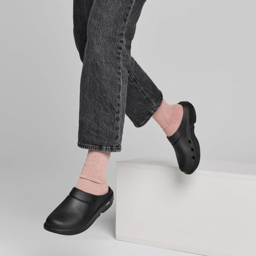 Size 13 OOFOS OOcloog Recovery Clog - Women’s and Men’s