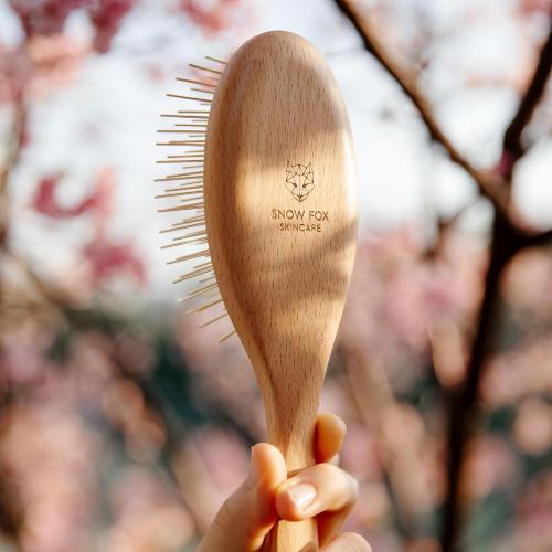 Snow Fox Skincare Gua Sha Hair Brush - Wooden Edition. Scalp Massage Comb with Gold-Plated Metal Bristles for Healthy Follicles. Soothing Gua Sha Acupressure Tool for All Hair Types