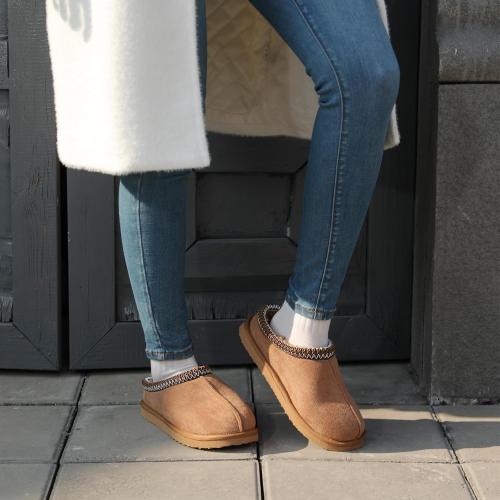 Size 9 Women's Slippers Fuzzy Cozy Short Ankle Shoes Indoor and Outdoor Mules Furry Warm House Slippers for Woman Cute Fluffy Clogs