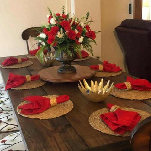 15 inch Round Woven Placemats Set of 4, Boho Rattan Natural Hand-Woven Water Hyacinth Placemats, Chargers for Dinner Plates, Farmhouse Weave Place Mats, Rustic Wicker Table Mats Decor for Home,Wedding