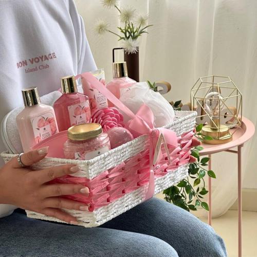 Christmas Spa Gifts for Women – Peony Cloud | 13-Piece Self Care Gift Set with Bubble Bath, Bath Bombs, Peony Diffuser, Lotion, Shower Gel, Bath Salt & More | Bath and Body Gift for Her Birthday