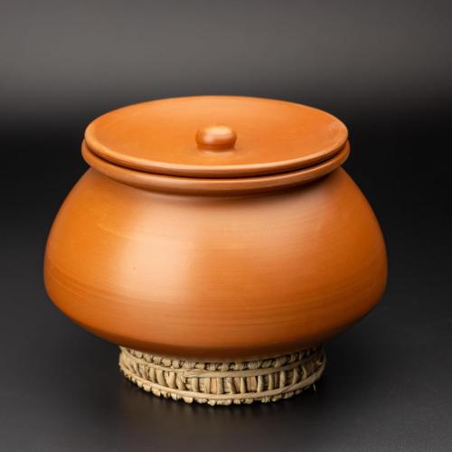 Swadeshi Blessings HandMade Exclusive Range Unglazed Mud/Earthen Handi/Mitti Ke Bartan/Clay Pot for Cooking & Serving with Lid, 3 Liters (with Mirror Shine)   Free Palm Leaf Stand