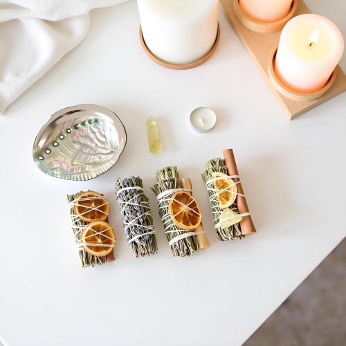 Calyza 7 Pcs Sage Smudge Kit – 4 Rosemary Palo Santo Bundles, Citrine Crystal Point & Candle, Lavender & Palo Santo Kit Sage kit for Meditation & Yoga Spiritual Healing - Home Energy Cleansing