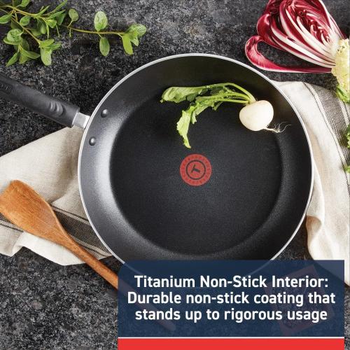 T-Fal 3 Piece fry pan set NEEDS CLEANING