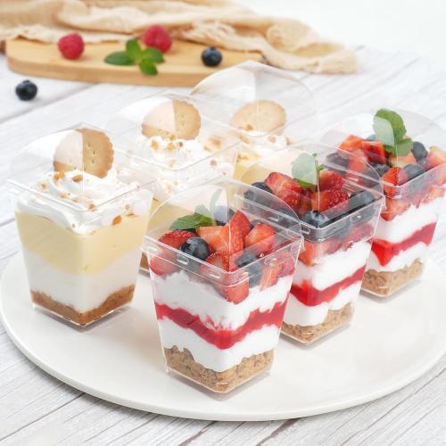 Zezzxu 50 Pack 5 oz Dessert Cups with Dome Lids and Spoons, Plastic Pudding Cups with Lids Mini Parfait Shooter Cups for Party Individual Banana Pudding Jello Yogurt Fruit Trifle